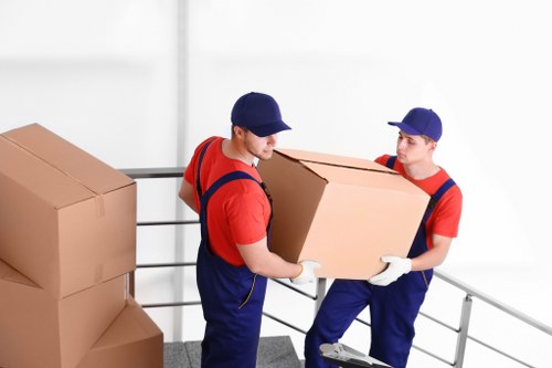 Removal van and moving team for Earlsfield home relocation